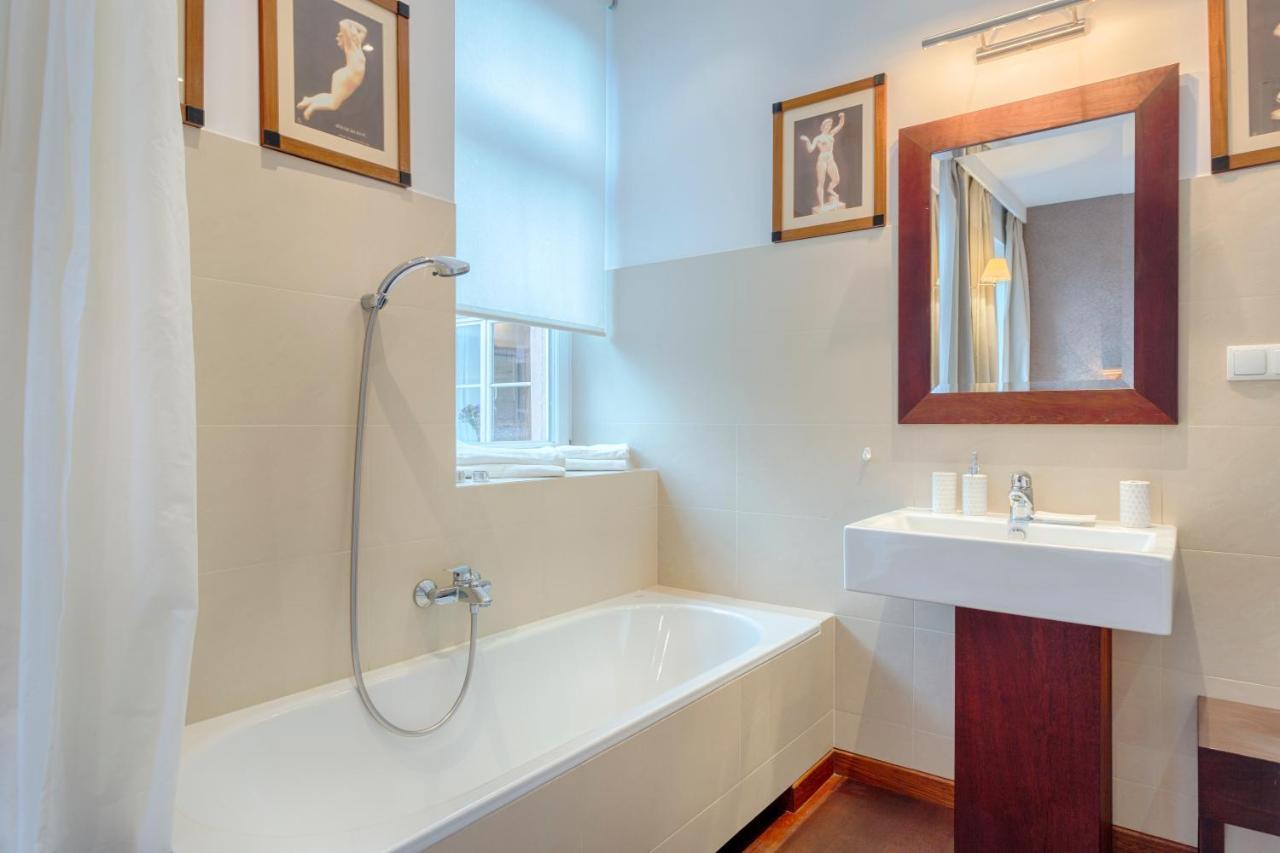 Tyzenhauz Apartments Krowoderska Street Krakow Bagian luar foto