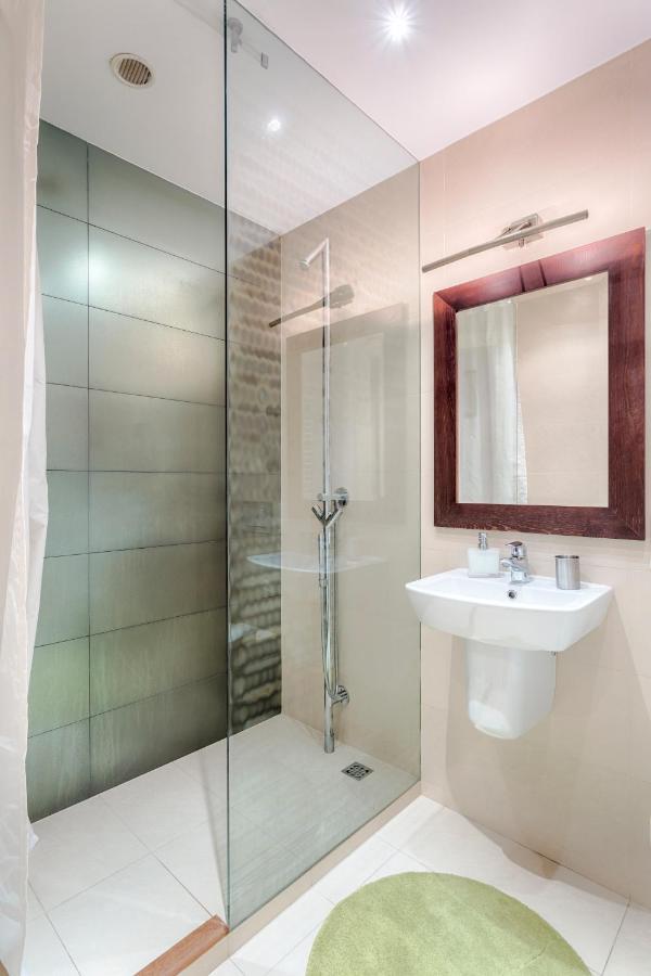 Tyzenhauz Apartments Krowoderska Street Krakow Bagian luar foto