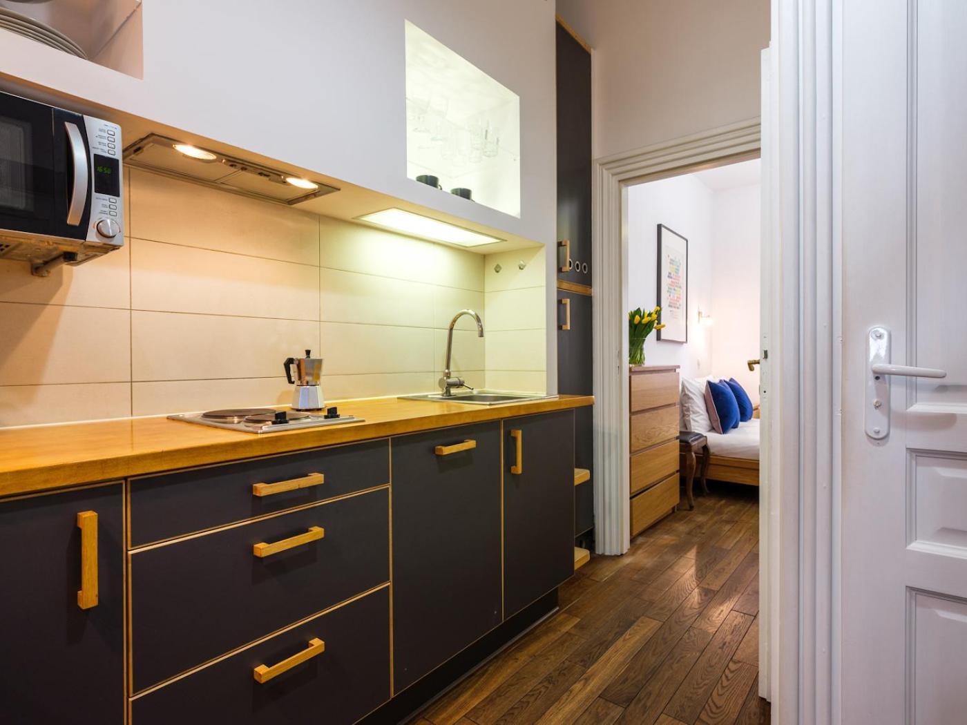 Tyzenhauz Apartments Krowoderska Street Krakow Bagian luar foto